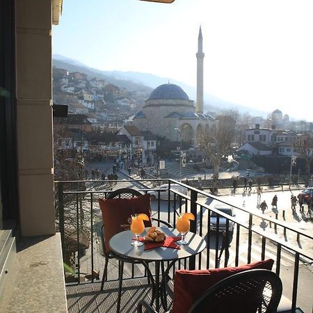 Monarch Hotel Призрен Екстериор снимка
