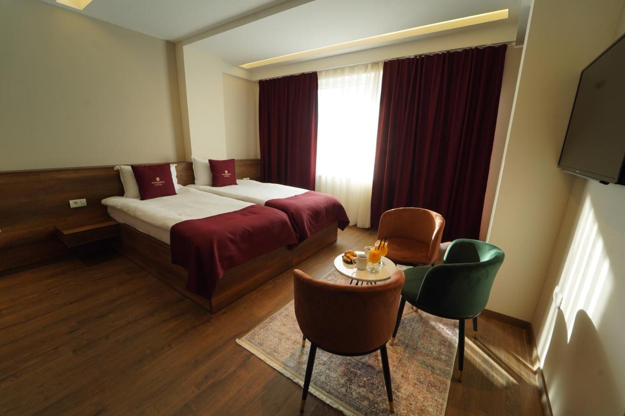 Monarch Hotel Призрен Екстериор снимка