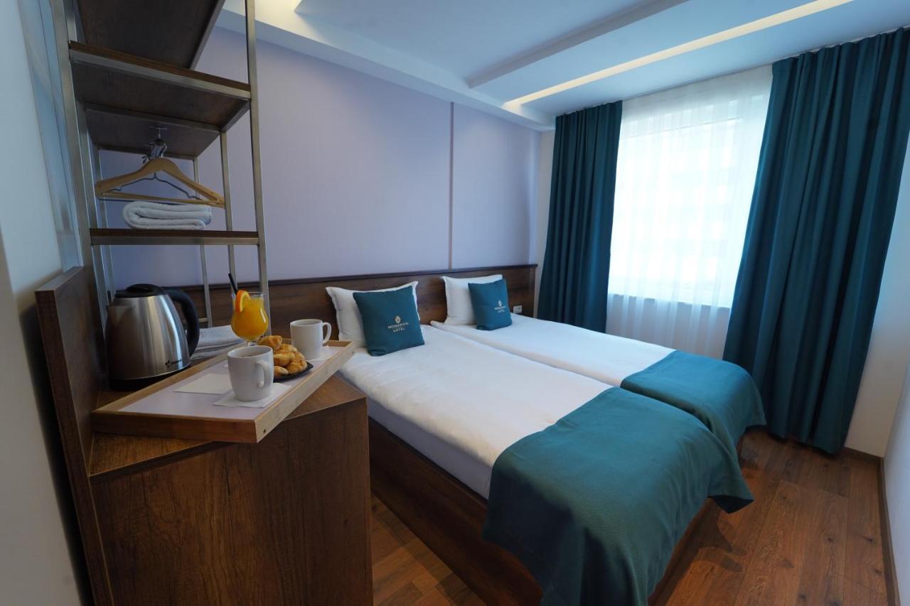 Monarch Hotel Призрен Екстериор снимка