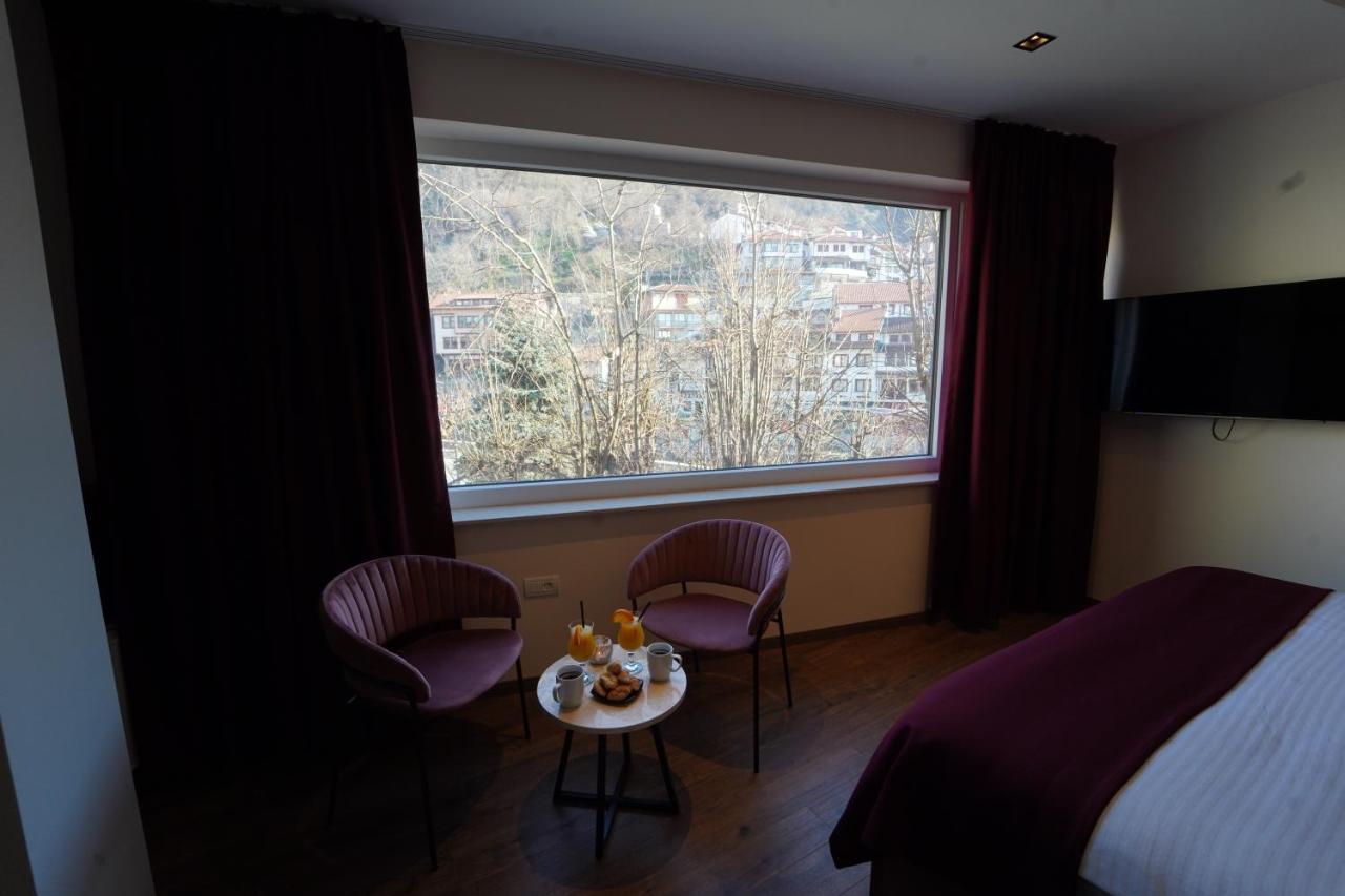 Monarch Hotel Призрен Екстериор снимка